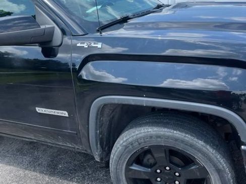 Used 2017 GMC Sierra 1500 4x4 Double Cab w/ Elevation Edition image 8