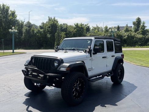 Used 2019 Jeep Wrangler Unlimited Sport S AWD/4WD image 2