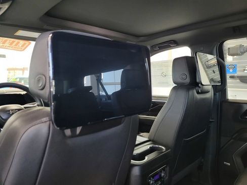 New 2026 Chevrolet Suburban Z71 w/ Z71 Off-Road Package AWD/4WD image 9