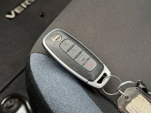 Used 2025 Nissan Versa SV FWD image 21