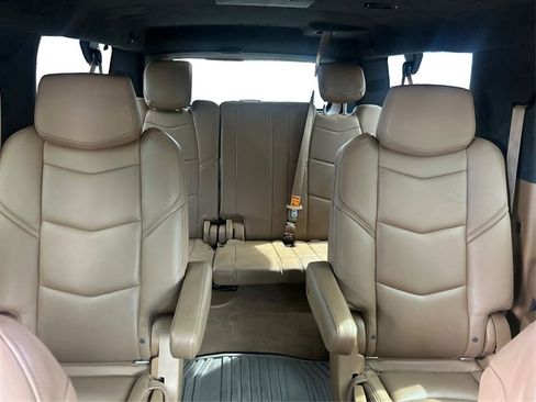 Used 2017 Cadillac Escalade ESV Platinum AWD/4WD image 22
