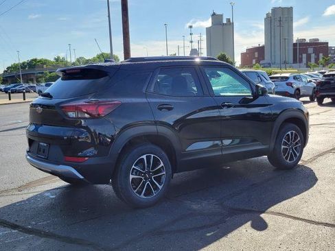 New 2026 Chevrolet TrailBlazer LT w/ LT Cold Weather Package AWD/4WD image 2