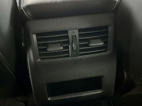 Used 2025 Mitsubishi Outlander SE FWD image 27