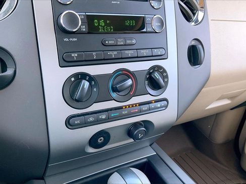 Used 2008 Ford Expedition XLT image 13