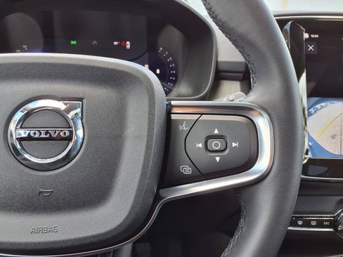 Certified 2023 Volvo XC40 B5 Plus w/ Driver Assist Package AWD/4WD image 30