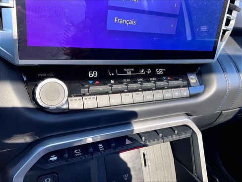 Used 2025 Toyota Sequoia Platinum image 27