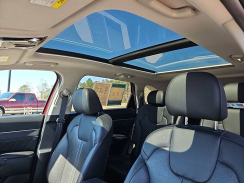 Used 2023 Kia Sorento SX image 35