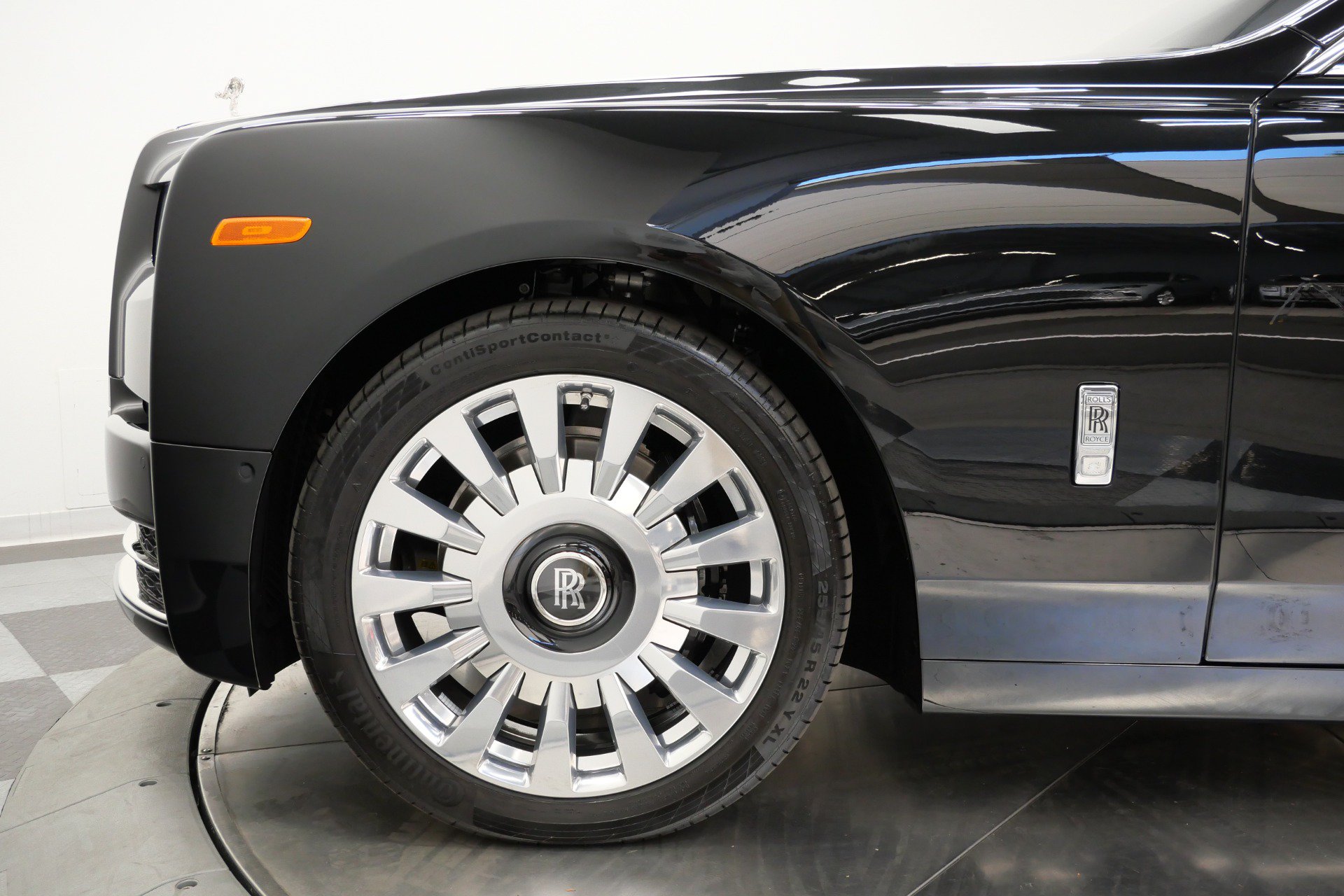 Used 2019 Rolls-Royce Phantom Sedan RWD image 54