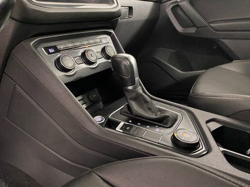 Used 2019 Volkswagen Tiguan SE w/ Panoramic Sunroof Package AWD/4WD image 26