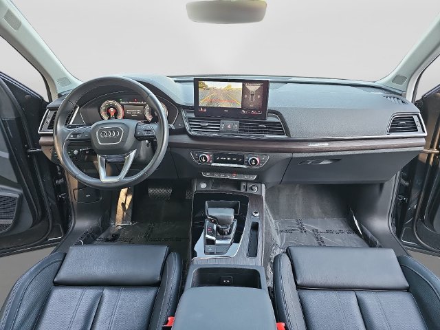 Used 2023 Audi Q5 Prestige w/ Prestige Package AWD/4WD image 11