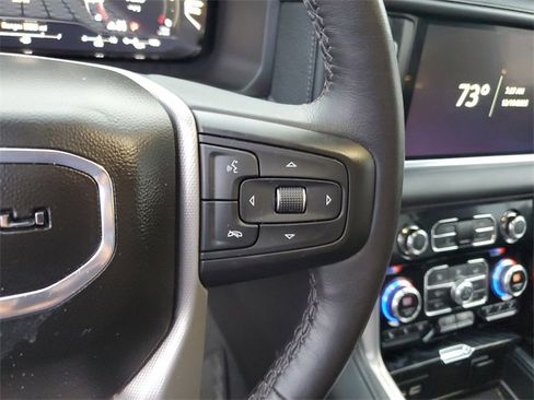 Used 2022 GMC Yukon XL Denali image 27