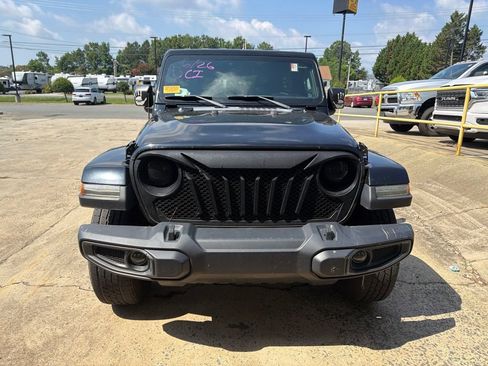 Used 2018 Jeep Wrangler Unlimited Sahara AWD/4WD image 2