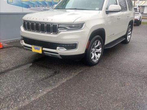 Certified 2022 Jeep Wagoneer Series II image 1