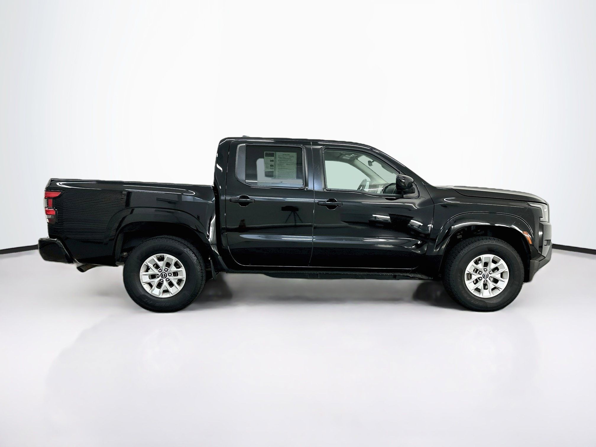 Used 2024 Nissan Frontier SV AWD/4WD image 10