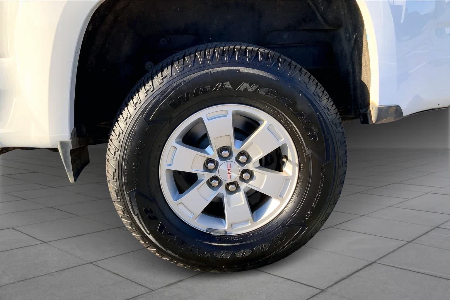 Used 2018 GMC Canyon 2WD Crew Cab image 11