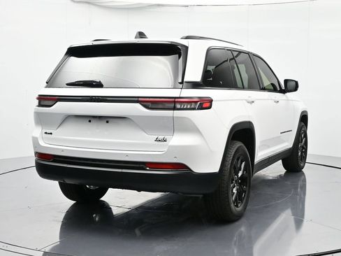 New 2025 Jeep Grand Cherokee Altitude image 6
