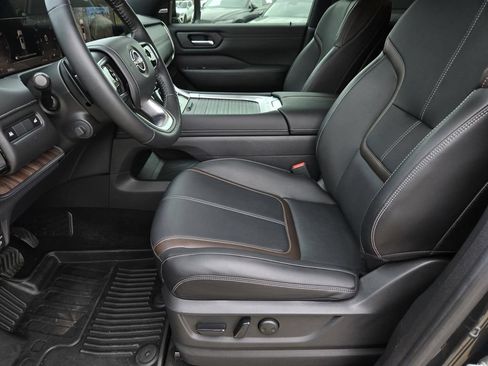 Used 2025 Nissan Armada SL w/ Captain's Chari Seat Package RWD image 16