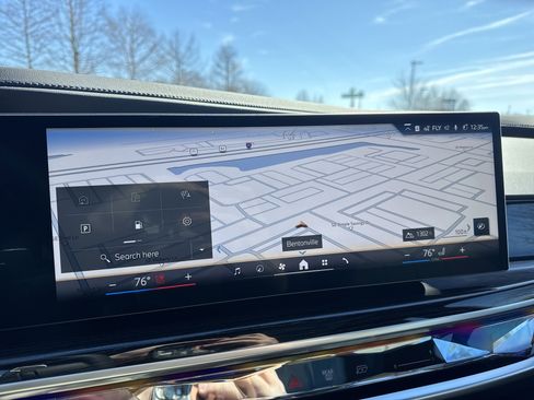 New 2026 BMW 750e xDrive w/ Executive Package image 15