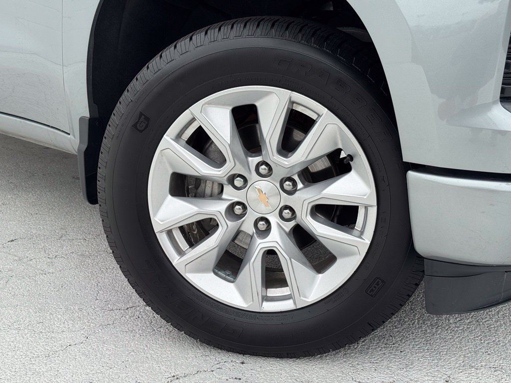 Used 2024 Chevrolet Silverado 1500 Custom RWD image 5