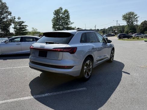 Used 2021 Audi e-tron Premium w/ Convenience Plus Package AWD/4WD image 4