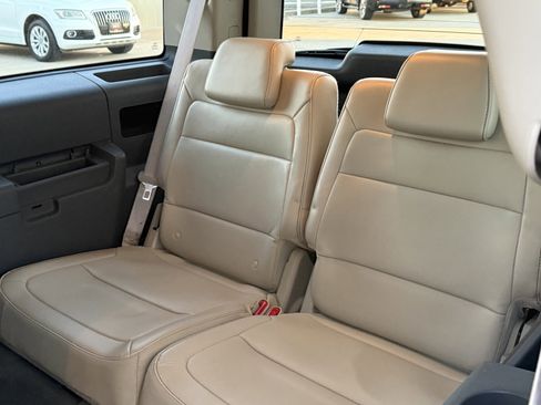 Used 2009 Ford Flex SE image 25