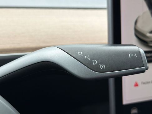 Used 2021 Tesla Model Y Long Range AWD/4WD image 28