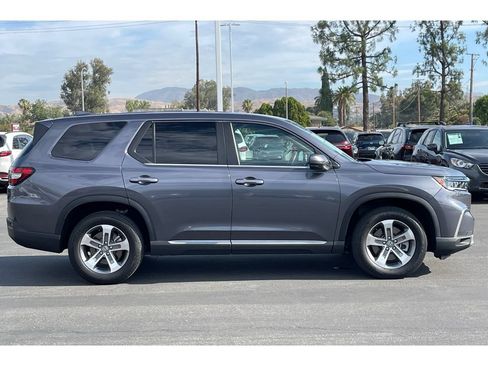 Used 2025 Honda Pilot EX-L image 7