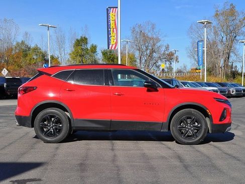 Used 2022 Chevrolet Blazer LT image 2
