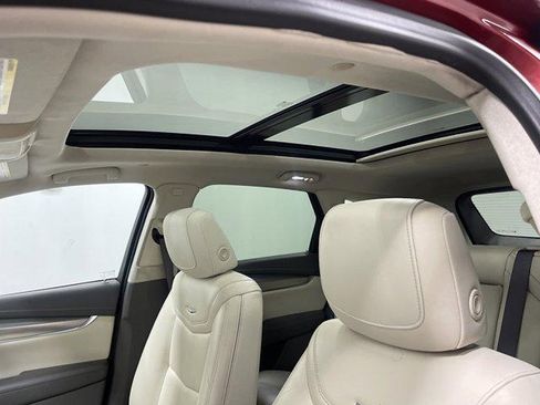 Used 2021 Cadillac XT5 Premium Luxury FWD image 10