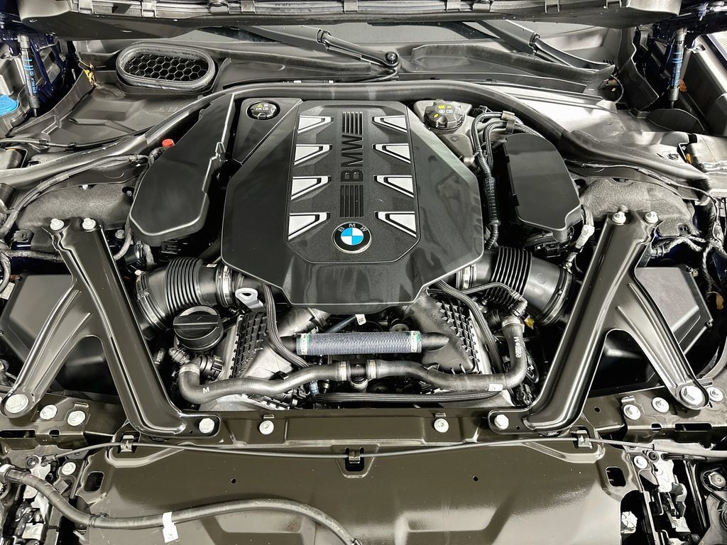 Certified 2024 BMW 760i xDrive AWD/4WD image 30