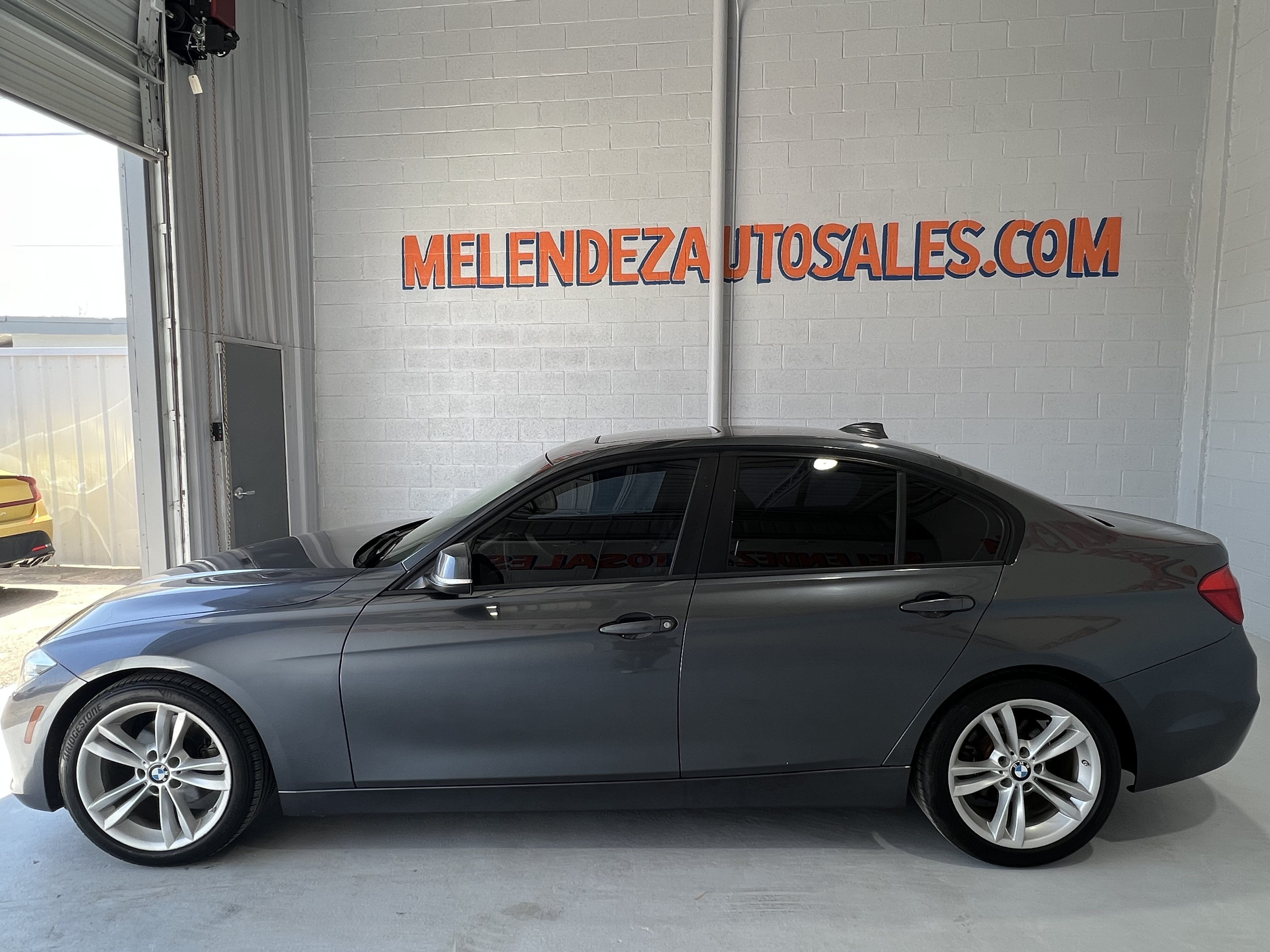 Used 2016 BMW 320i Sedan RWD image 2