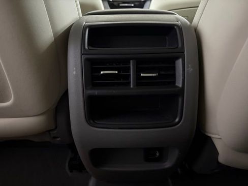 Used 2018 Cadillac XT5 Luxury w/ Driver Awareness Package image 17