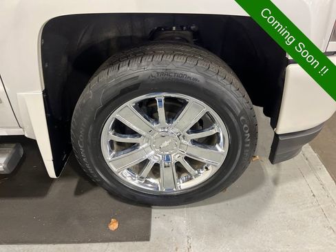 Used 2018 Chevrolet Silverado 1500 High Country image 37