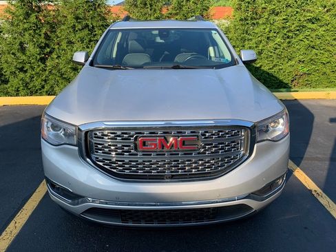 Used 2019 GMC Acadia Denali w/ Technology Package AWD/4WD image 3