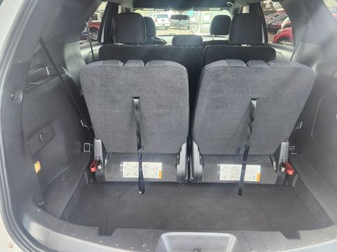 Used 2017 Ford Explorer XLT FWD image 29