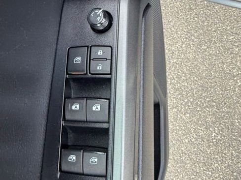 Used 2023 Toyota Tacoma TRD Off-Road AWD/4WD image 13