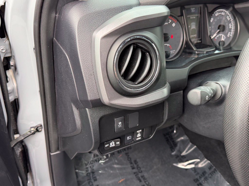 Used 2021 Toyota Tacoma TRD Off-Road AWD/4WD image 14