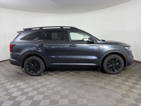 Certified 2022 Kia Sorento S w/ Panoramic Sunroof Package image 12