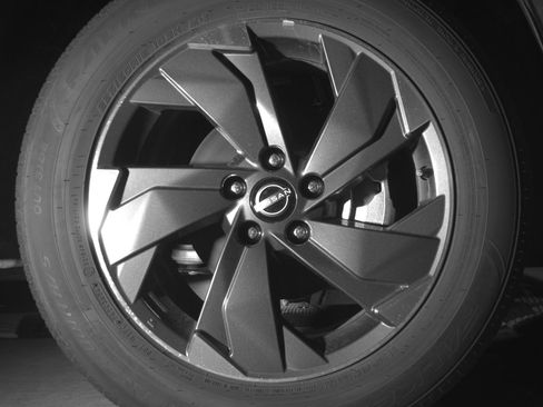 Used 2025 Nissan Rogue SV FWD image 13