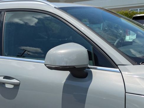 Certified 2025 Volvo XC40 B5 Core AWD/4WD image 15