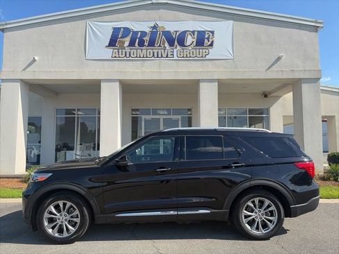 Used 2022 Ford Explorer Limited w/ Equipment Group 301A RWD image 2