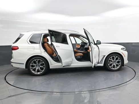 Used 2022 BMW X7 xDrive40i w/ Premium Package image 36