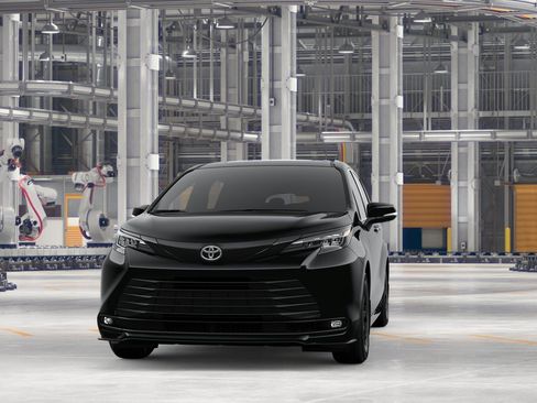New 2026 Toyota Sienna XLE Woodland Edition AWD/4WD image 18