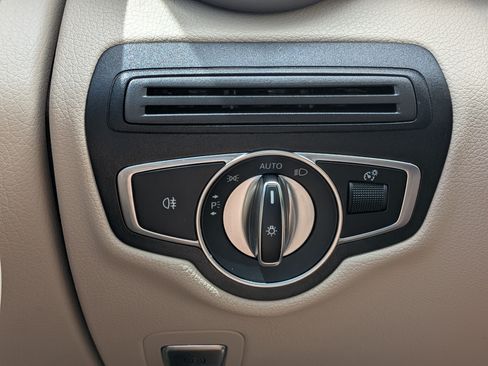 Used 2018 Mercedes-Benz GLC 300 image 23