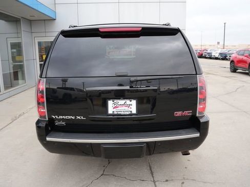 Used 2012 GMC Yukon XL Denali image 40