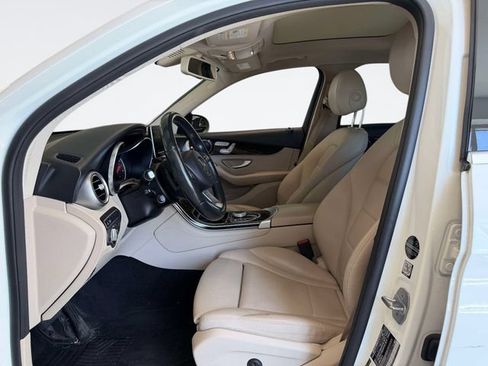 Used 2018 Mercedes-Benz GLC 300 4MATIC image 18