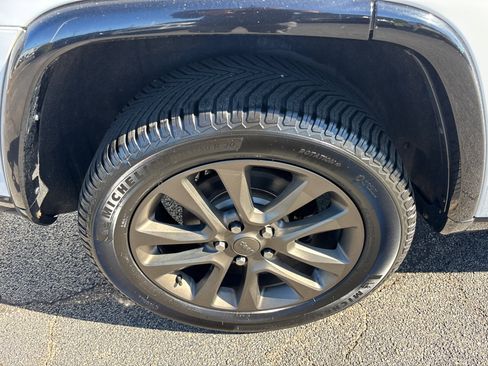 Used 2016 Jeep Grand Cherokee Limited 75th Anniversary image 10