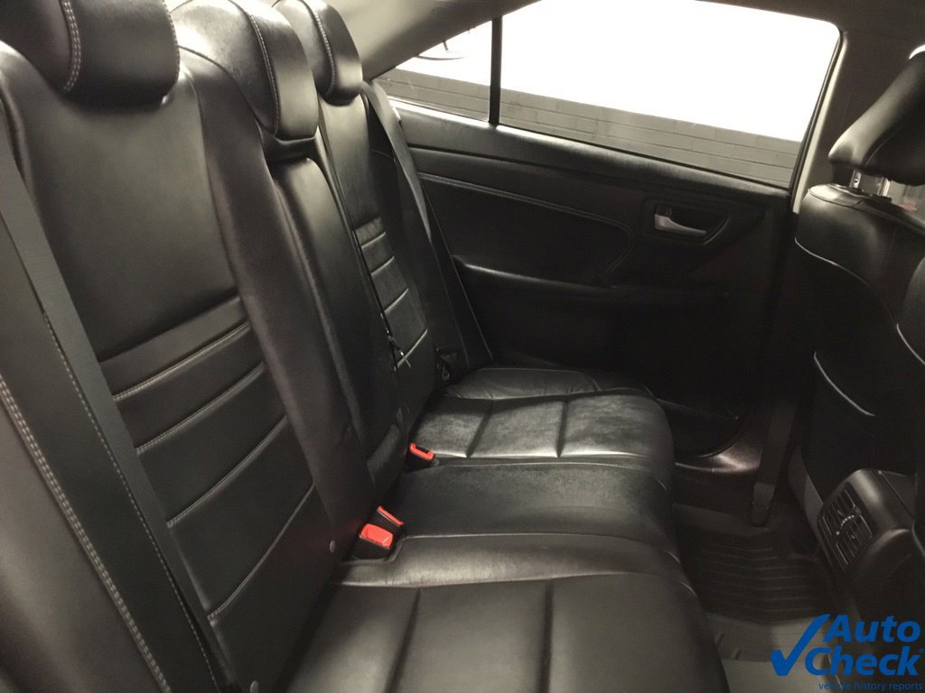 Used 2017 Toyota Camry XLE w/ Moonroof Package FWD image 34