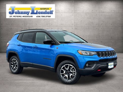Used 2025 Jeep Compass Trailhawk AWD/4WD image 1