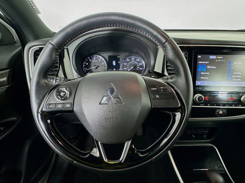 Used 2020 Mitsubishi Outlander LE image 11